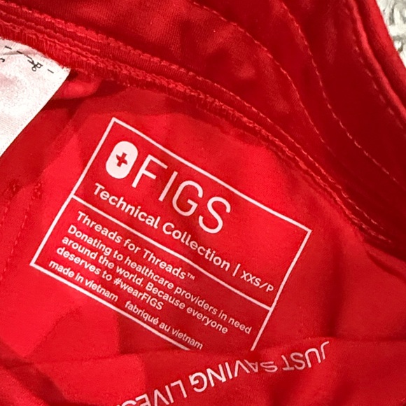 Figs Red Scrub Set - Picture 4 of 4